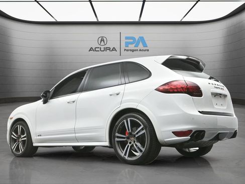 Used 2014 Porsche Cayenne GTS image 11