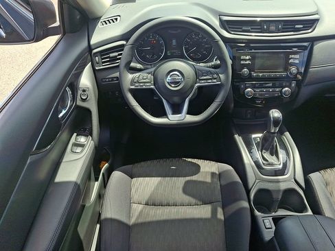 Used 2017 Nissan Rogue SV w/ Sun & Sound Touring Package AWD/4WD image 11