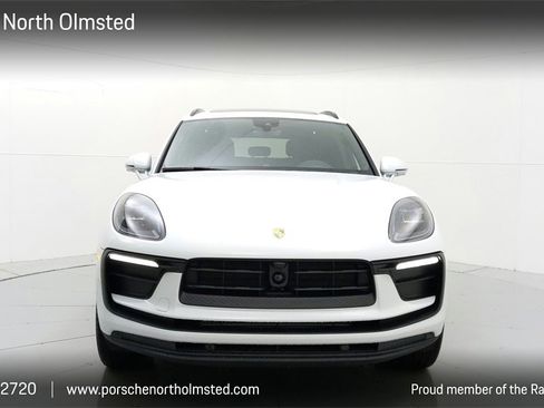 Used 2022 Porsche Macan image 3