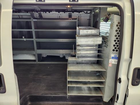Used 2001 Chevrolet Express 3500 RWD image 13