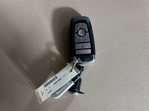 Used 2023 Ford Expedition Max XLT image 34