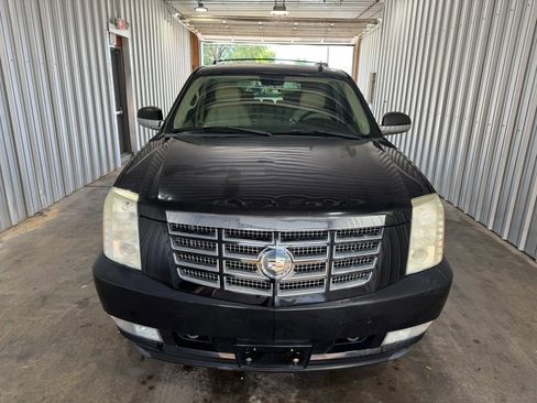Used 2007 Cadillac Escalade AWD w/ Information Package image 3