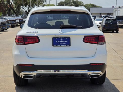 Used 2022 Mercedes-Benz GLC 300 w/ Premium Package Lite image 8
