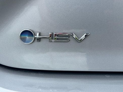 Used 2025 Toyota Camry LE FWD image 9