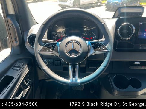 Used 2026 Mercedes-Benz Sprinter 2500 image 12