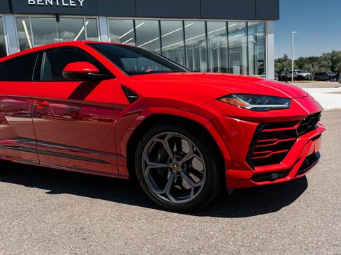 Used 2022 Lamborghini Urus AWD/4WD image 18