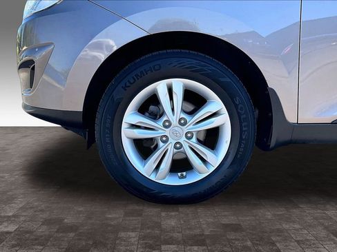 Used 2011 Hyundai Tucson GLS w/ Navigation Pkg 2 FWD image 34