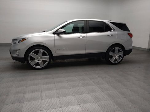 Used 2021 Chevrolet Equinox LT image 2