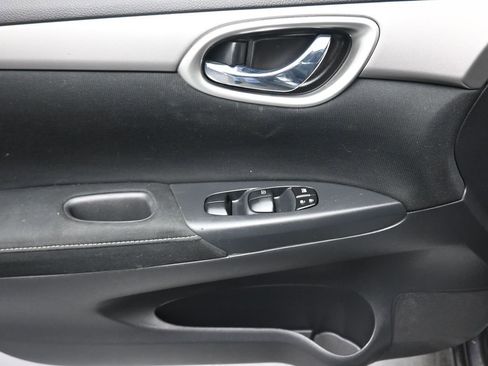 Used 2015 Nissan Sentra SV image 10