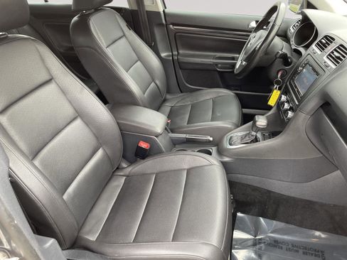 Used 2011 Volkswagen Jetta SE FWD image 23