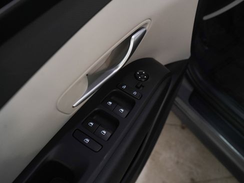 Used 2024 Hyundai Tucson SE image 19