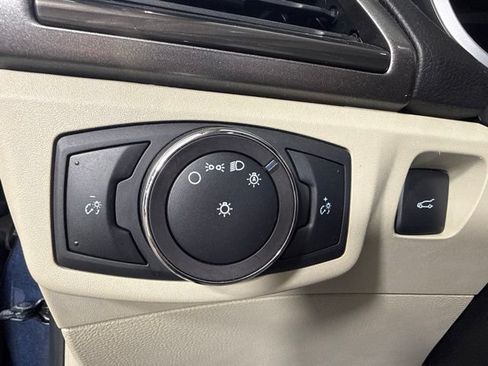 Used 2019 Ford Fusion SEL FWD image 17