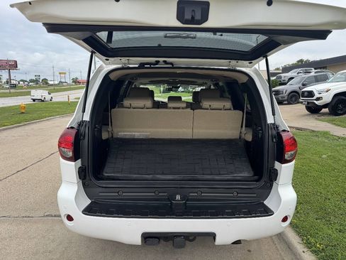 Used 2018 Toyota Sequoia SR5 w/ Premium Package AWD/4WD image 10