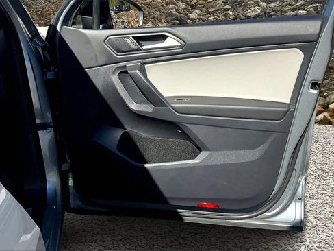 Used 2021 Volkswagen Tiguan SE R-Line image 20