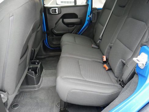 Used 2022 Jeep Wrangler Unlimited Sport image 25