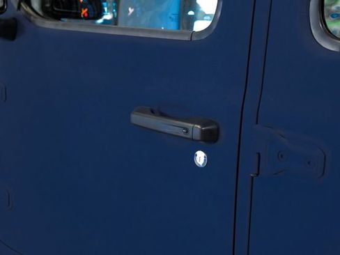 Used 2025 Jeep Wrangler Unlimited Rubicon w/ Technology Group image 63