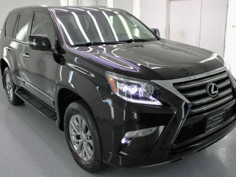 Used 2017 Lexus GX 460 Premium w/ Premium Package AWD/4WD image 12