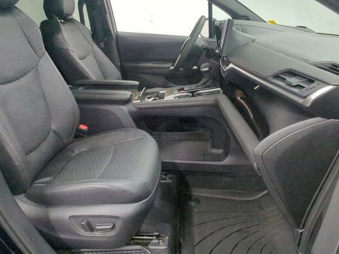 Used 2026 Toyota Sienna Platinum AWD/4WD image 37