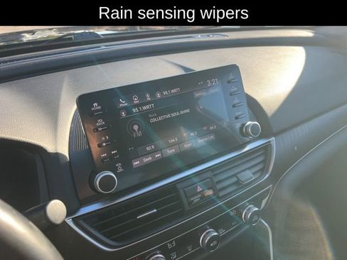 Used 2018 Honda Accord Touring image 18