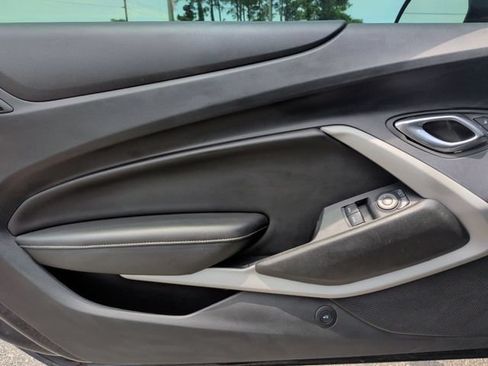 Used 2022 Chevrolet Camaro LT RWD image 12