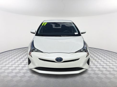 Used 2017 Toyota Prius Four FWD image 2
