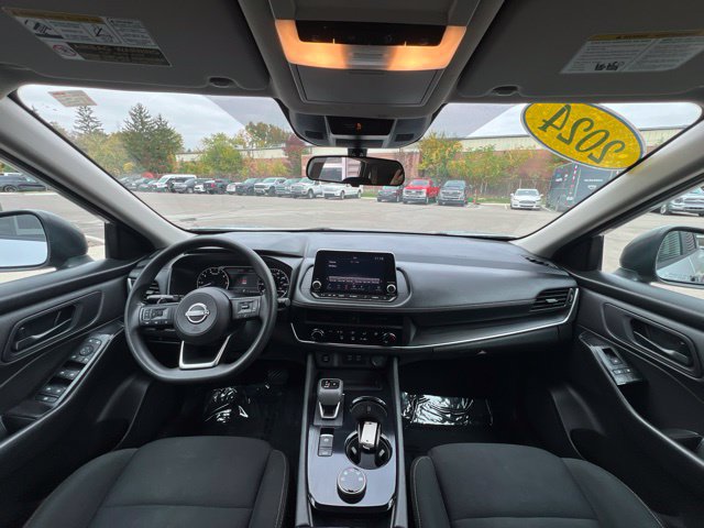 Used 2024 Nissan Rogue S AWD/4WD image 17