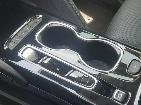 Certified 2023 Buick Envision Essence w/ Technology Package I AWD/4WD image 30