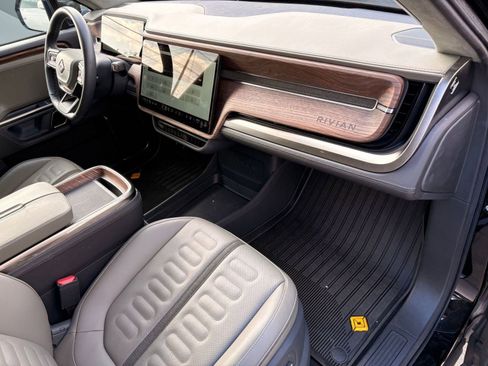 Used 2023 Rivian R1S Adventure image 26