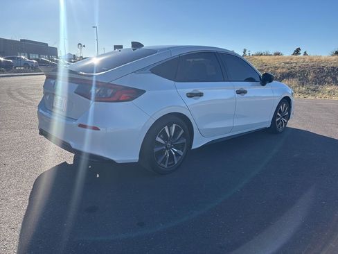 Used 2024 Honda Civic EX-L image 4