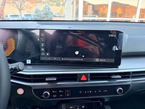 New 2025 Kia Sorento EX image 29