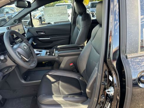 New 2026 Toyota Sienna XLE Woodland Edition AWD/4WD image 8