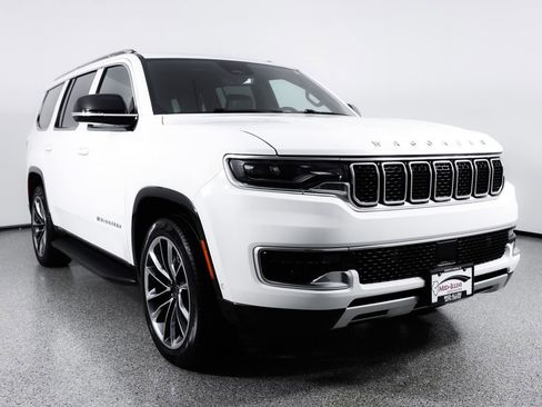 Used 2023 Jeep Wagoneer Series II w/ Premium Group I AWD/4WD image 10