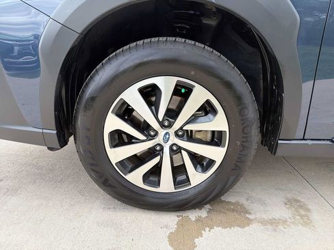 Certified 2025 Subaru Outback AWD/4WD image 10