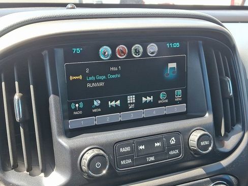 Used 2016 Chevrolet Colorado Z71 AWD/4WD image 17