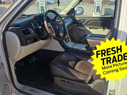 Used 2014 Cadillac Escalade Platinum image 9