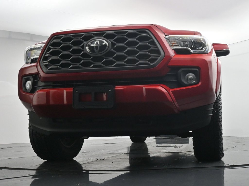 Used 2020 Toyota Tacoma TRD Sport w/ Technology Package AWD/4WD image 33
