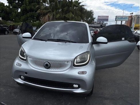 Used 2016 smart fortwo Prime RWD image 37