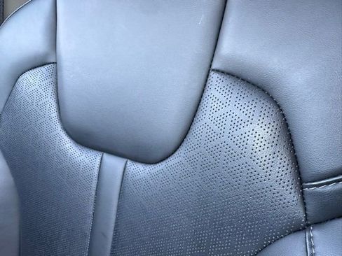 Used 2023 Kia Sorento S image 14