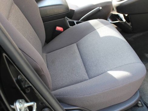 Used 2004 Toyota Matrix XR image 13