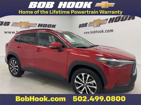 Used 2024 Toyota Corolla Cross XLE image 3