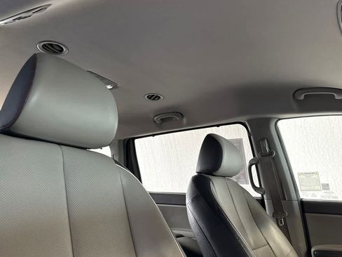 Used 2017 Kia Sedona LX w/ LX Essentials Premium Package FWD image 18