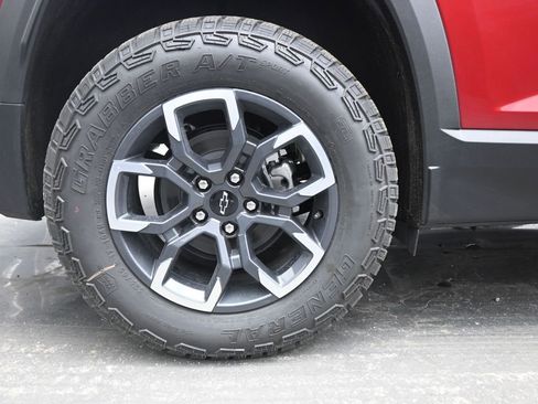 New 2026 Chevrolet Equinox ACTIV w/ Convenience Package III FWD image 12