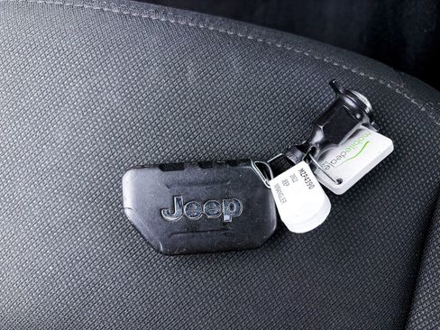 Used 2022 Jeep Wrangler Unlimited Sport image 24