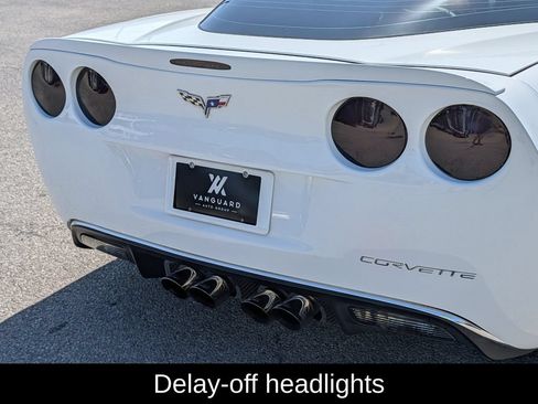 Used 2005 Chevrolet Corvette Coupe w/ Preferred Equipment Group RWD image 8