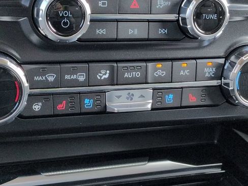 New 2026 Ford F250 Platinum w/ Platinum Plus Package AWD/4WD image 26