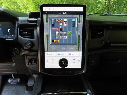 Used 2023 Ford Expedition Platinum AWD/4WD image 19