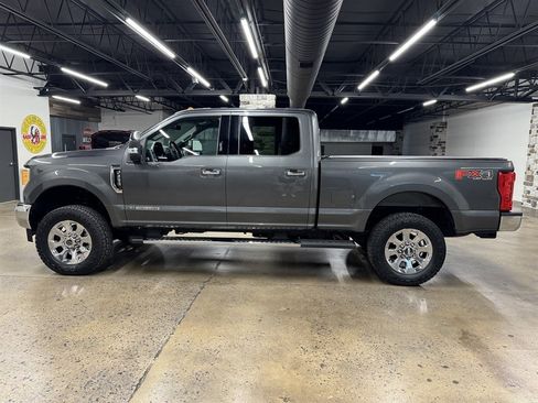 Used 2017 Ford F250 Lariat w/ Chrome Package AWD/4WD image 4
