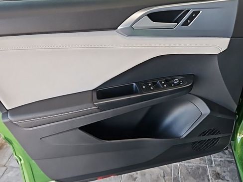 New 2026 Volkswagen Taos SE AWD/4WD image 25