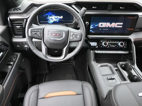 Used 2025 GMC Sierra 2500 AT4 w/ AT4 Premium Plus Package AWD/4WD image 14