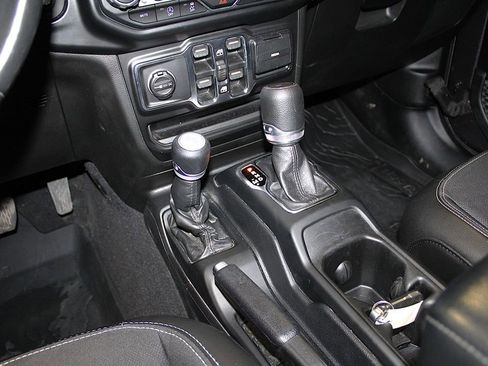 Used 2021 Jeep Gladiator Sport AWD/4WD image 21